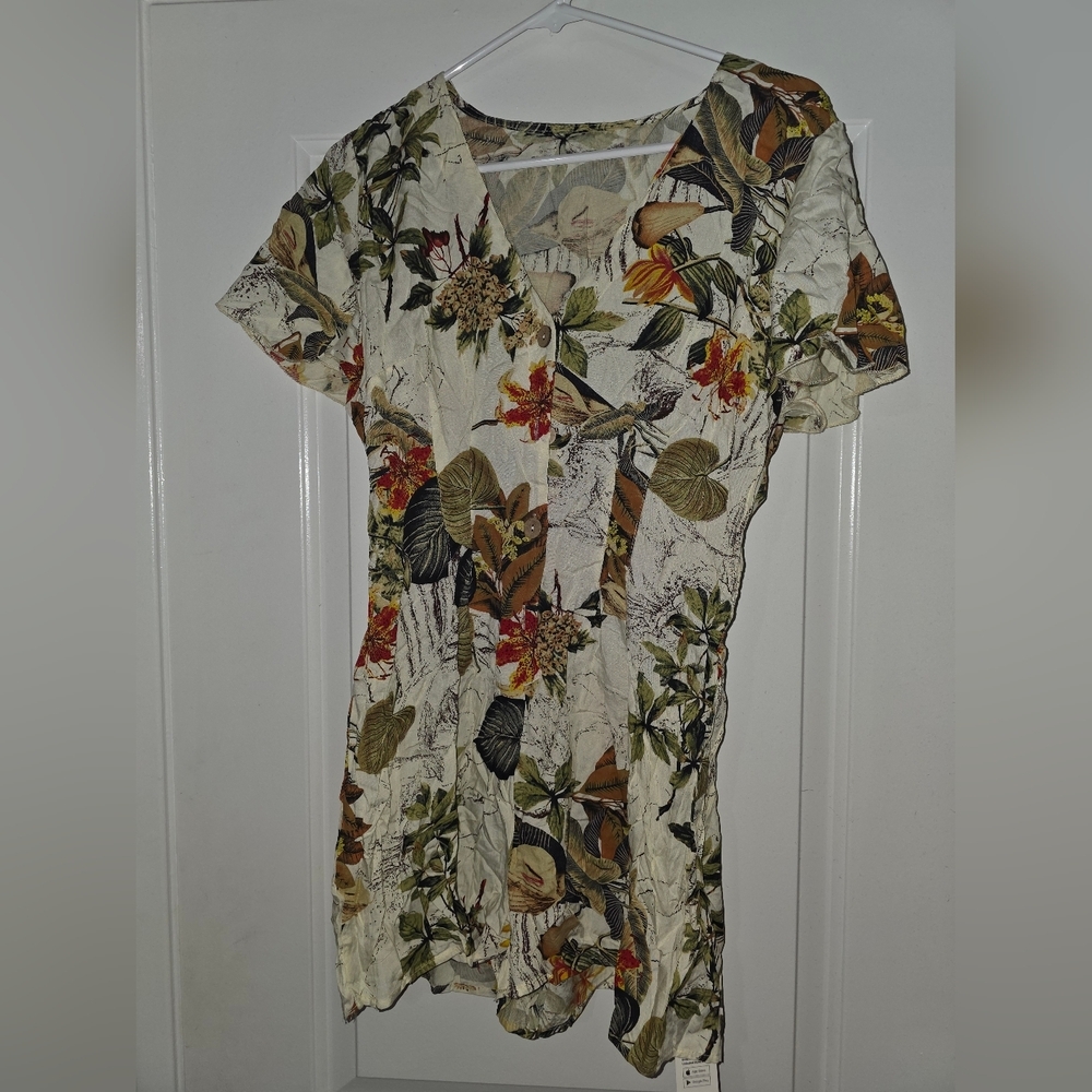 🌿 Cupshe Floral Romper Button Front Summer Vacation NWT Various Sizes - Picture 3 of 5